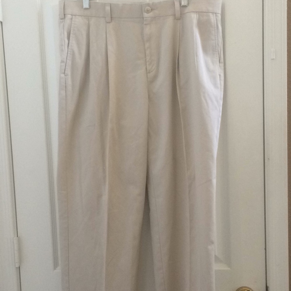 FINAL MARKDOWN Men’s Croft & Barrow slacks 36 x 32